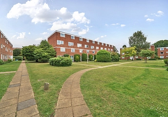 2 bedroom apartment for sale - Rodwell Court, Hersham Road, Walton-On-Thames, Surrey, KT12 - Property View 1