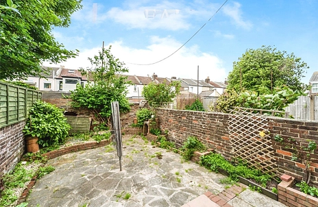 2 bedroom apartment for sale - Lawrence Road, Southsea, Hampshire, PO5 - Property View 2