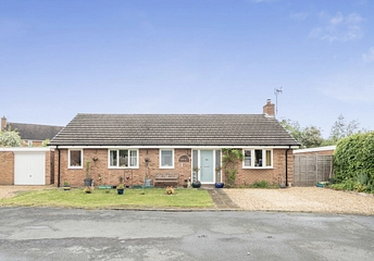 3 bedroom bungalow for sale - Thomas Close, Mickle Trafford, Chester, Cheshire, CH2 - Property View 1