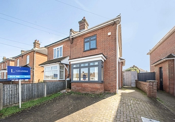 2 bedroom house for sale - Butts Road, Southampton, Hampshire, SO19 - Property View 1