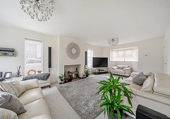4 bedroom house for sale - Littlebury Gardens, Weeley, Clacton-on-Sea, Essex, CO16 - Property View 1
