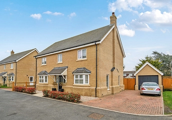 4 bedroom house for sale - Littlebury Gardens, Weeley, Clacton-on-Sea, Essex, CO16 - Property View 1