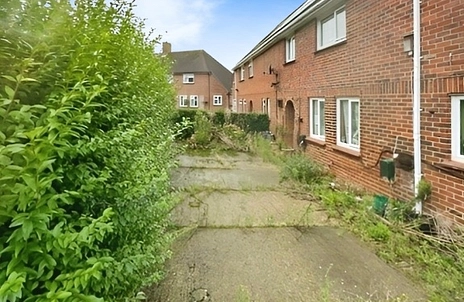 3 bedroom house for sale - Ginhams Road, Crawley, West Sussex, RH11 - Property View 2