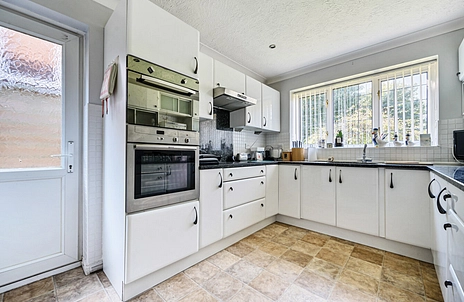 3 bedroom house for sale - Cowdray Drive, Rustington, Littlehampton, West Sussex, BN16 - Property View 3