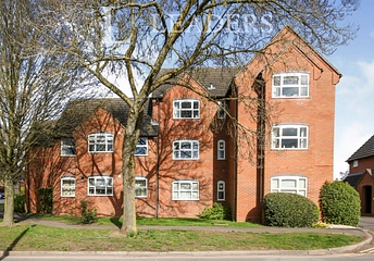 2 bed flat/apartment for rent in Denemoor Court, Elmdene Road, Kenilworth, CV8