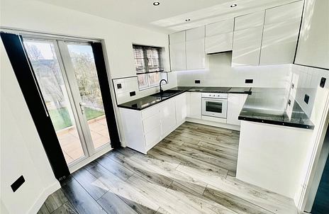 2 bedroom property to rent - The Gardens, Middleton, Leeds, LS10 - Property View 3