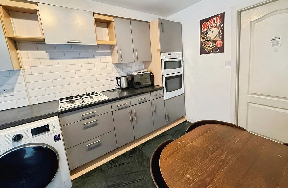 property to rent - Albert Road, Beeston, Nottingham, NG9 - Property View 1