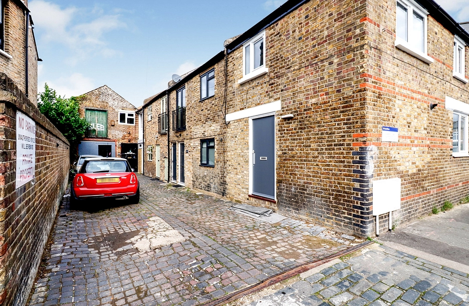 2 bedroom apartment to rent - Theodore Road, Hither Green, SE13 - Property View 1