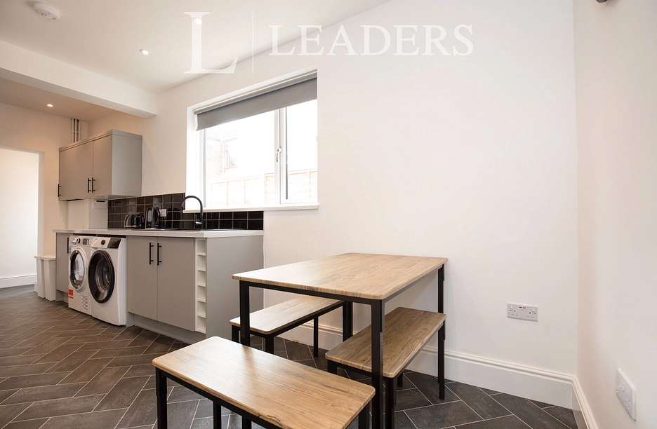 property to rent - Murray Road, Rugby, Warwickshire, CV21 - Property View 1