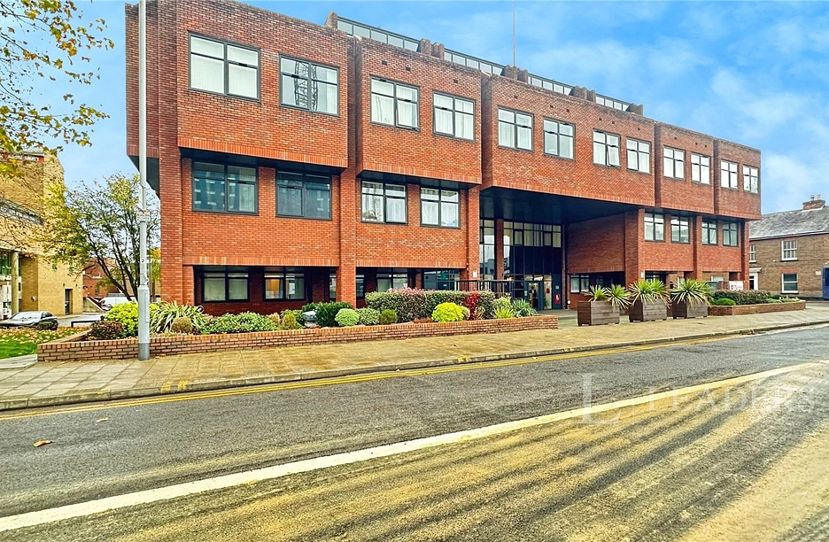 1 bedroom apartment to rent - Flowers Way, Luton, Bedfordshire, LU1 - Property View 1