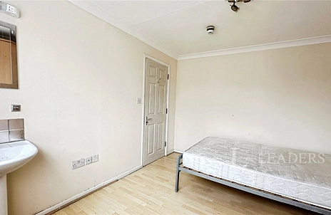 5 bedroom house to rent - Brendon Avenue, Luton, Bedfordshire, LU2 - Property View 2