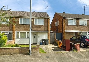 4 bedroom house to rent - Percheron Drive, Luton, Bedfordshire, LU4 - Property View 1