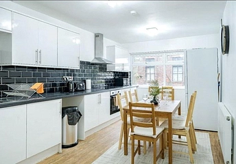 3 bedroom apartment to rent - Wilmslow Road, Manchester, M14 - Property View 1