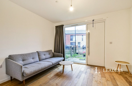 house to rent - Elisabeth Gardens, Stockport, SK5 - Property View 2