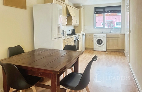 4 bedroom house to rent - Hitchen Street, M13 - Property View 3