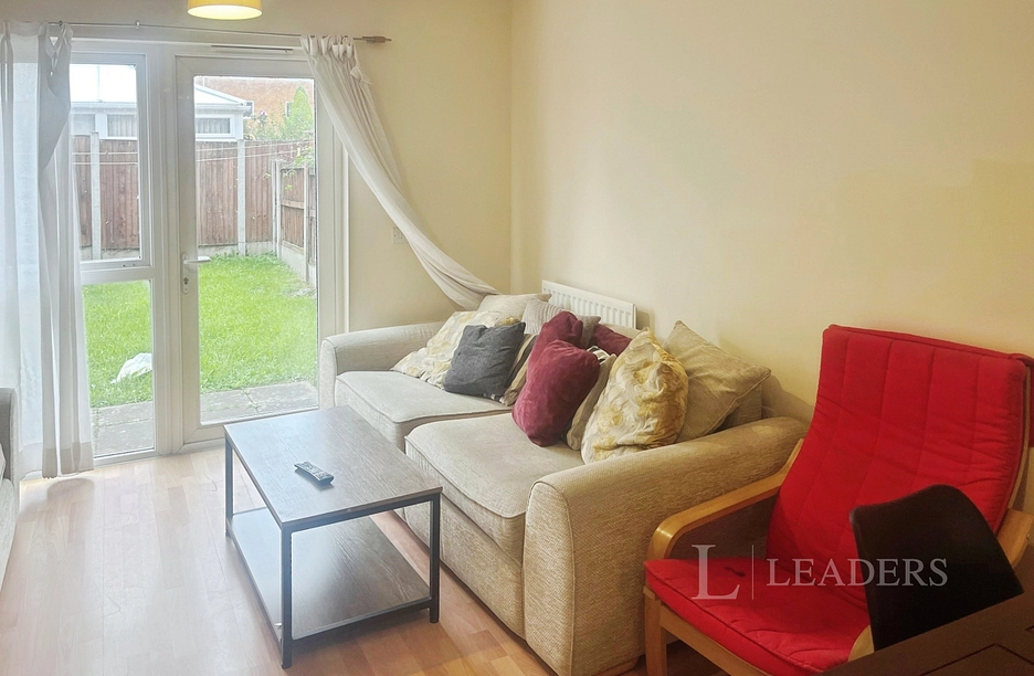 4 bedroom house to rent - Hitchen Street, M13 - Property View 1