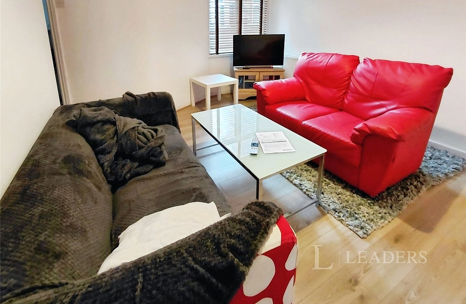 4 bedroom house to rent - Standish Road, Manchester, M14 - Property View 1