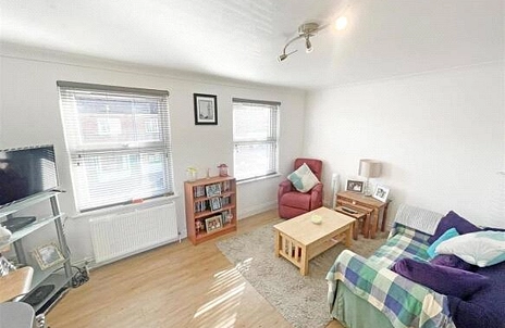 1 bedroom duplex to rent - Pollys Yard, Newport Pagnell, Buckinghamshire, MK16 - Property View 2