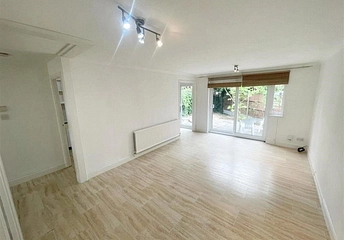 3 bedroom townhouse to rent - Wimbledon Place, Bradwell Common, Milton Keynes, Buckinghamshire, MK13 - Property View 1