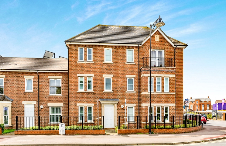 2 bedroom apartment to rent - Summerlin Drive, Woburn Sands, Milton Keynes, MK17