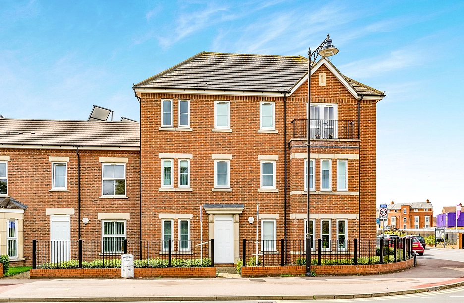 2 bedroom apartment to rent - Summerlin Drive, Woburn Sands, Milton Keynes, MK17 - Property View 1