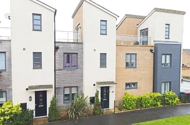 property to rent - Selkirk Drive, Oakridge Park, Milton Keynes, Buckinghamshire, MK14