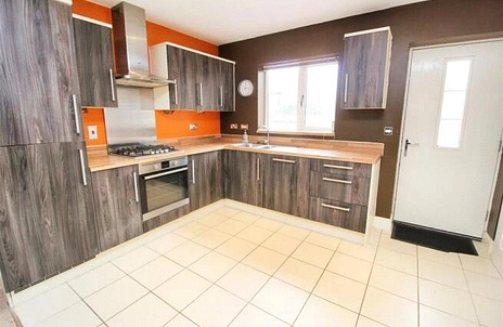 property to rent - Selkirk Drive, Oakridge Park, Milton Keynes, Buckinghamshire, MK14 - Property View 3