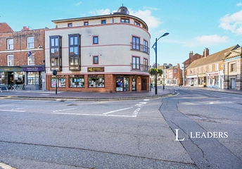 2 bed flat/apartment for rent in High Street, Newport Pagnell, Buckinghamshire, MK16