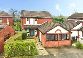 4 bedroom house for sale - Dyers Mews, Neath Hill, Milton Keynes, MK14 - Property View 1