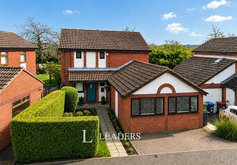 4 bedroom house for sale - Dyers Mews, Neath Hill, Milton Keynes, MK14 - Property View 1