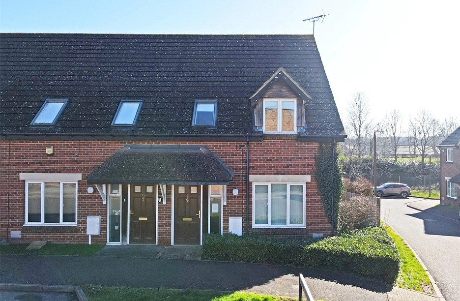 2 bedroom house for sale - Redding Grove, Crownhill, Milton Keynes, Buckinghamshire, MK8 - Property View 1