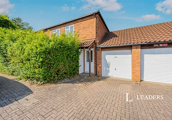 2 bedroom maisonette for sale - Coachmaker Court, Neath Hill, Milton Keynes, Buckinghamshire, MK14 - Property View 1