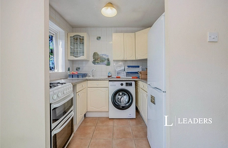 2 bedroom maisonette for sale - Coachmaker Court, Neath Hill, Milton Keynes, Buckinghamshire, MK14 - Property View 3