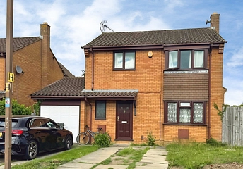 4 bedroom house for sale - Trueman Place, Oldbrook, Milton Keynes, Buckinghamshire, MK6 - Property View 1
