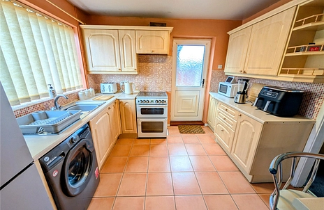 3 bedroom house for sale - The Circle, Clipstone Village, Mansfield, Nottinghamshire, NG21 - Property View 2