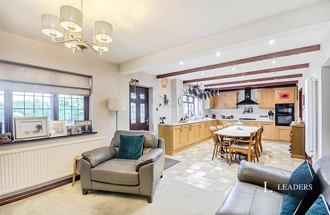 5 bedroom house for sale - Clipstone Drive, Forest Town, Mansfield, Nottinghamshire, NG19 - Property View 2