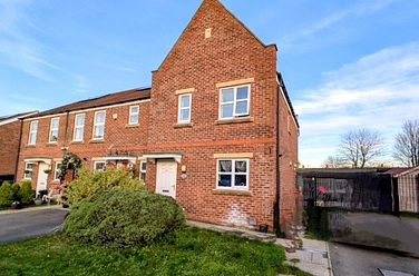3 bedroom house for sale - Church Drive, Shirebrook, Mansfield, Derbyshire, NG20