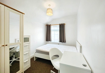 4 bedroom terraced to rent - Byron Street, Northampton, Northamptonshire, NN2 - Property View 1
