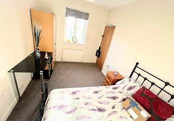 4 bedroom terraced to rent - Oakley Street, Northampton, Northamptonshire, NN1 - Property View 1
