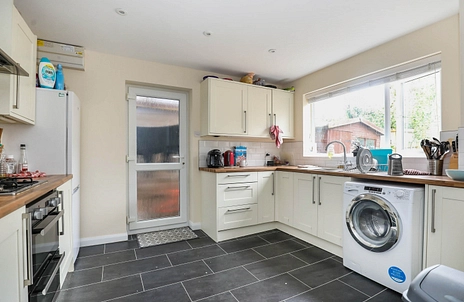 5 bedroom detached to rent - Paxton Road, Northampton, Northamptonshire, NN3 - Property View 2