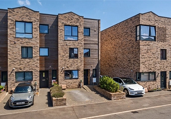 4 bedroom house for sale - Trent Lane, Meadow Lane, Nottingham, NG2 - Property View 1