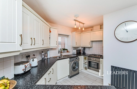 apartment to rent - Shaw Gardens, Gedling, Nottingham, Nottinghamshire, NG4 - Property View 2