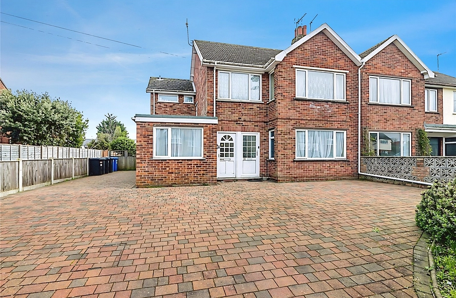 2 bedroom apartment for sale - Corton Road, Lowestoft, Suffolk, NR32 - Property View 1