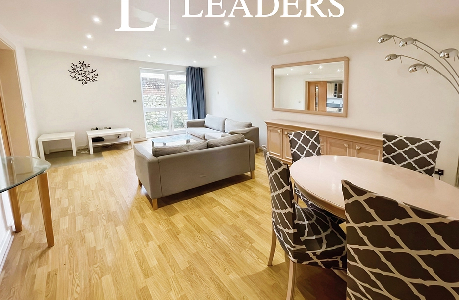 2 bedroom apartment to rent - Gloucester Square, Southampton, SO14 - Property View 1