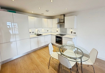2 bedroom apartment to rent - The Blake Building, Admirals Quay, Ocean Way, Southampton, SO14 - Property View 1