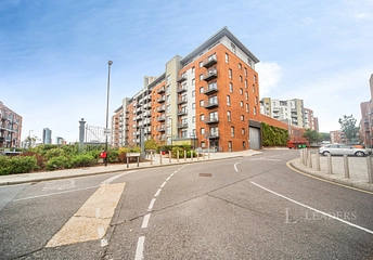 2 bedroom apartment to rent - Denyer Walk, Southampton, SO19 - Property View 1