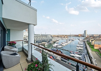 2 bedroom apartment for sale - Maritime Walk, Southampton, Hampshire, SO14 - Property View 1