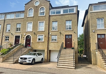 4 bedroom terraced for sale - Andes Close, Southampton, Hampshire, SO14 - Property View 1