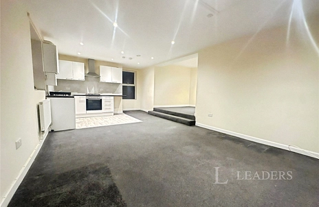 2 bedroom apartment to rent - Shenfield Road, Brentwood, Essex, CM15 - Property View 2