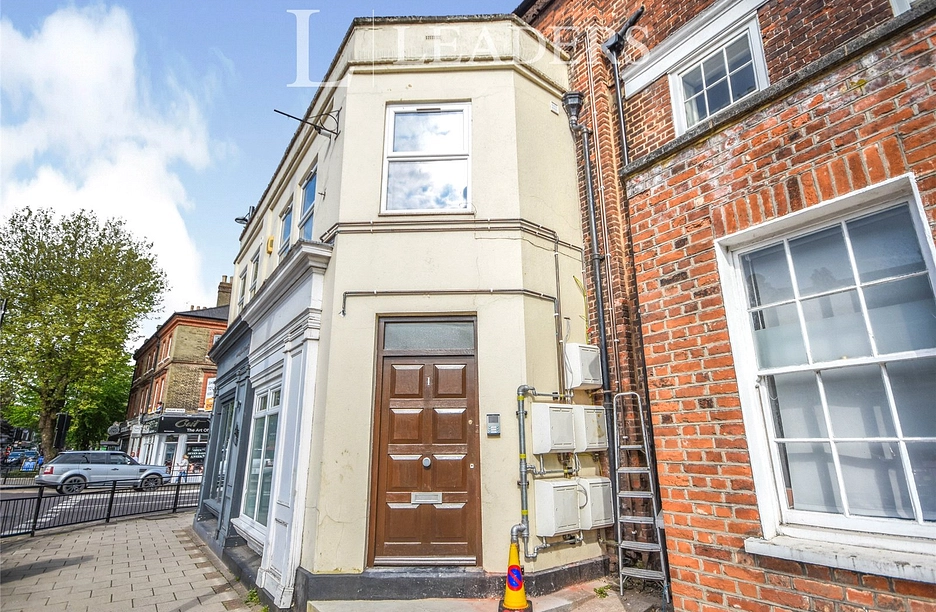 2 bedroom apartment to rent - Shenfield Road, Brentwood, Essex, CM15 - Property View 1